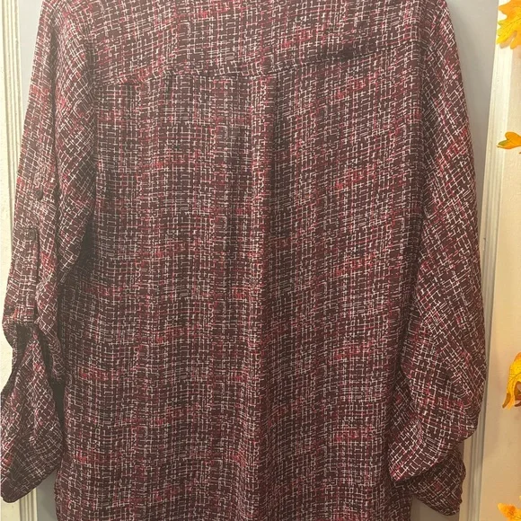 ❤️ 7 for $25! New York & Company Checkered blouse - Picture 7 of 7